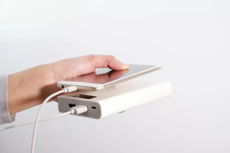 行動電源，藍牙耳機CP值高