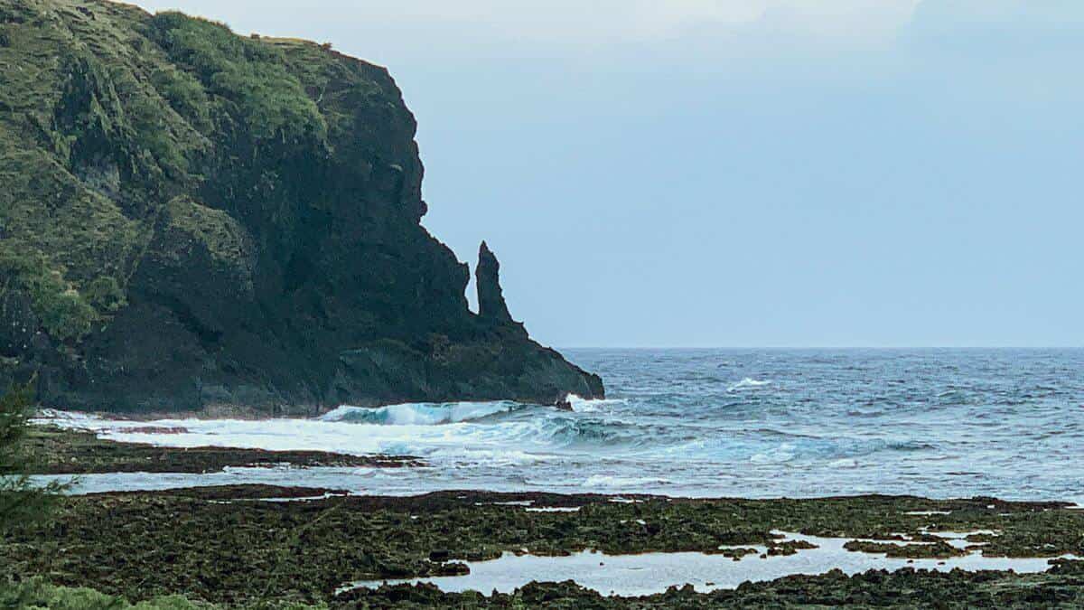 綠島額外的小美景孔子岩