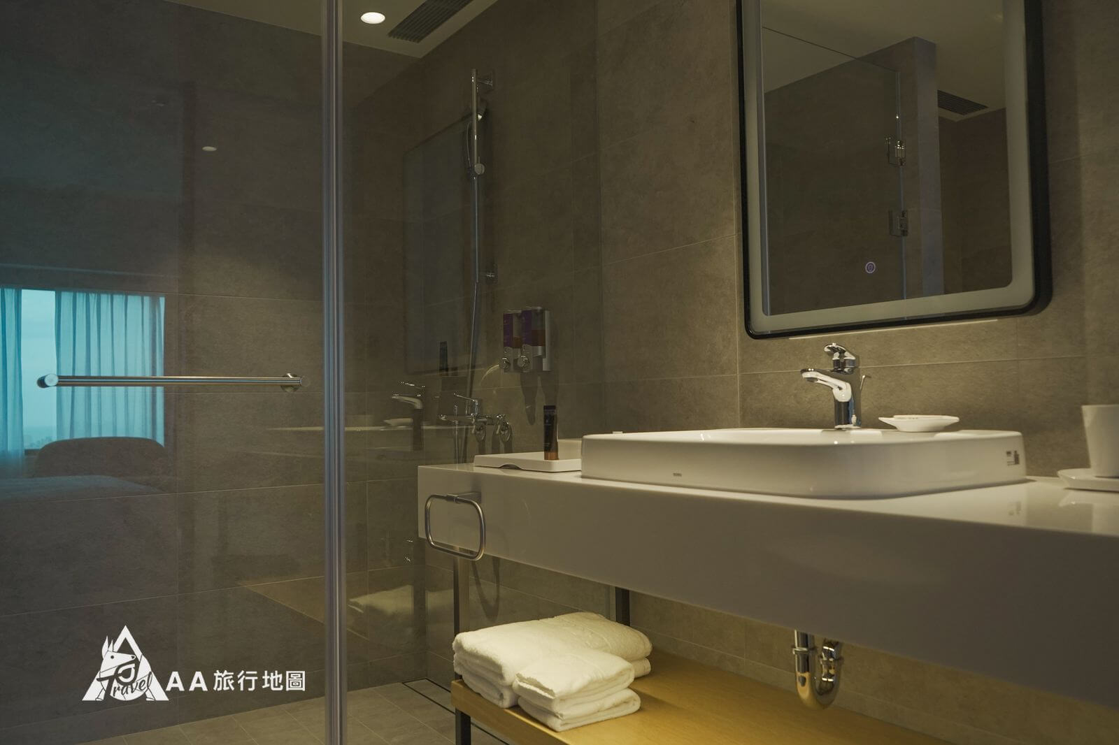美崙大飯店是採用乾濕分離的設計，這樣就不會影響到廁所的使用
