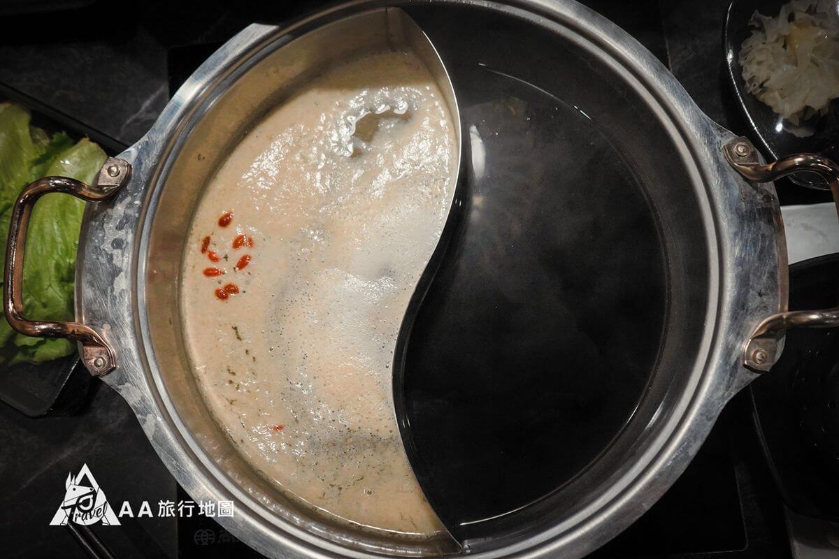 饌澤原的膠原蛋白湯與壽喜鍋做的鴛鴦鍋